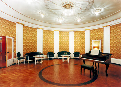 Musiksaal im Sanatorium